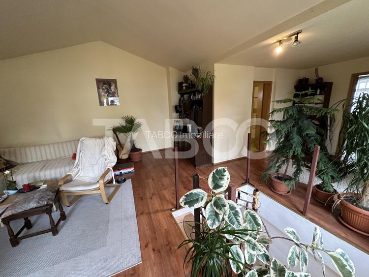 Casa 2 corpuri P+M si P+1 spatiu comercial 70 mpu la strada 2 garaje - 26