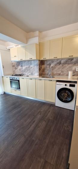Apartament modern cu 2 camere de închiriat , bloc nou, parcare privată