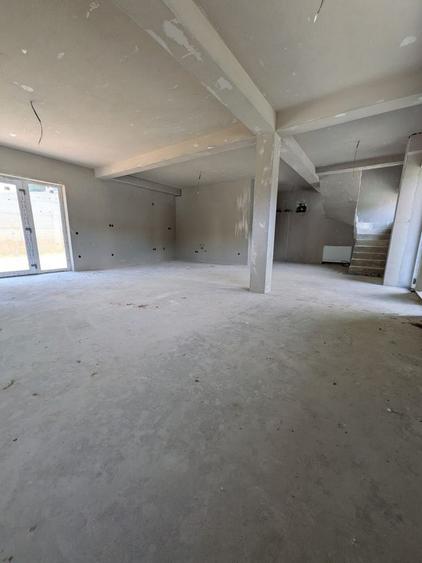 Duplex semifinisat, zona Tăuțiului