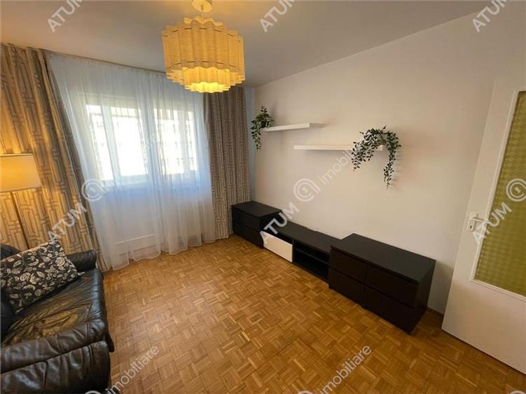 Apartament 3 camere decomandate si balcon inchis zona Strand Sibiu