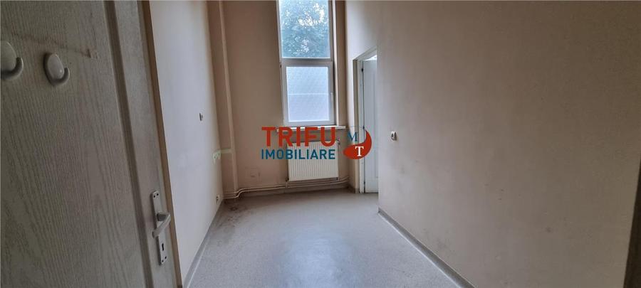Spatiu comercial 270 mp de inchiriat Cetate pretabil clinica medicala