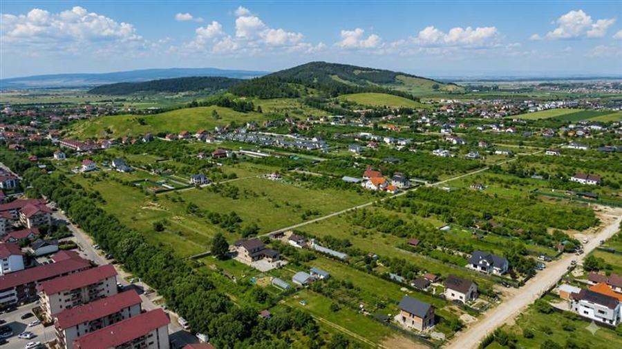 Casa familiala,3 dormitoare,incazire pardoseala,terasa,530 mp teren,Sanpetru, Br
