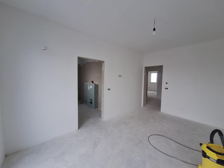 Duplex cu 5 camere, 3 bai - izolat fonic - Sacalaz