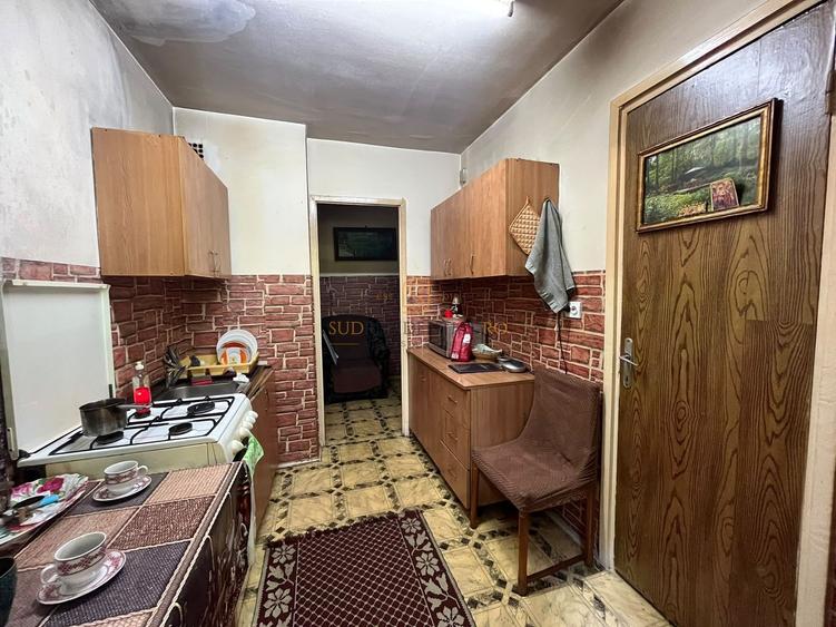 Apartament 3 camere, Strada Huedin, zona Bd. Brancoveanu