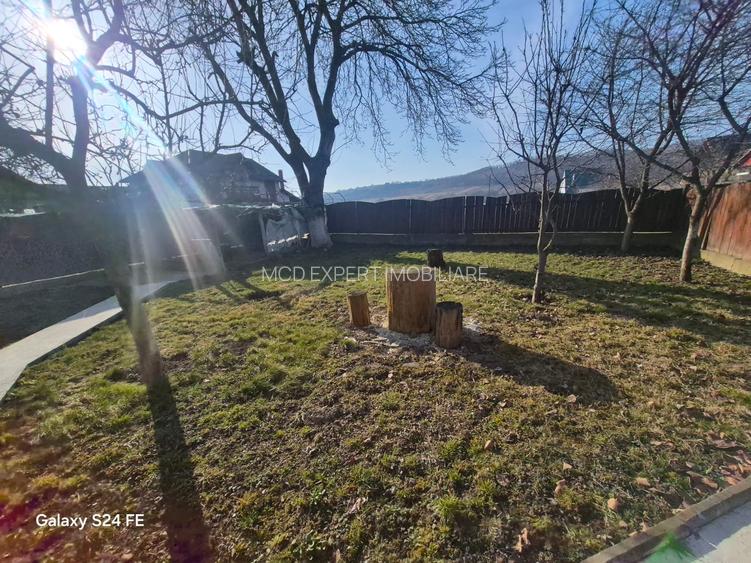 Casă cu anexă și teren generos de 1.600 mp – de vânzare în Dobreni - 3