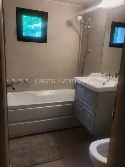 Vanzare Apartament 3 camere, etaj 1, 2 băi, renovat, mobilat, utilat - Sector 5