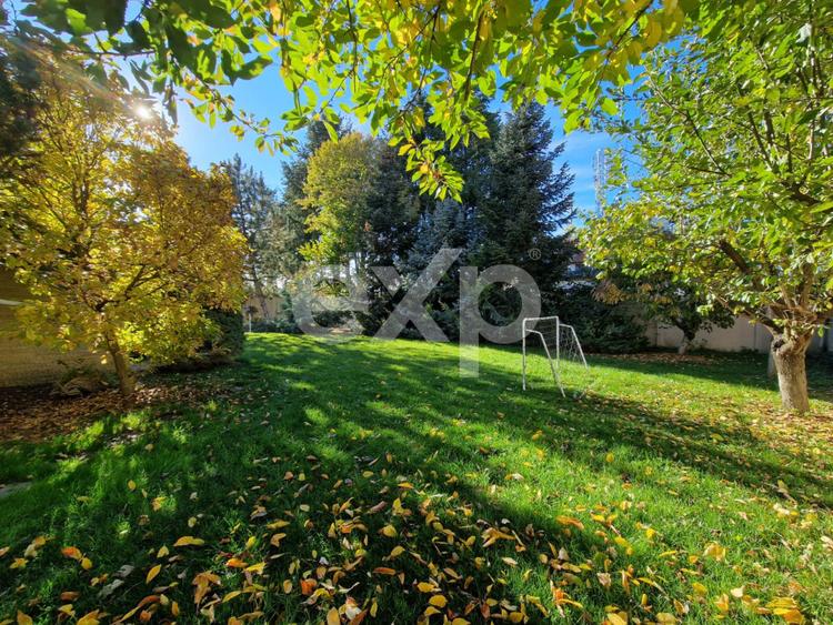 De Vanzare! Vila vis-a-vis de padurea Mogosoaia