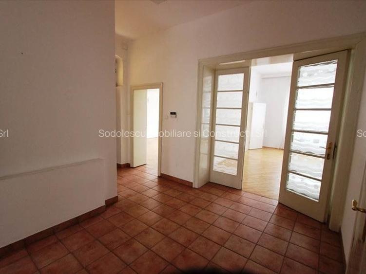 Vila spatioasa pentru birouri in zona centrala - 5