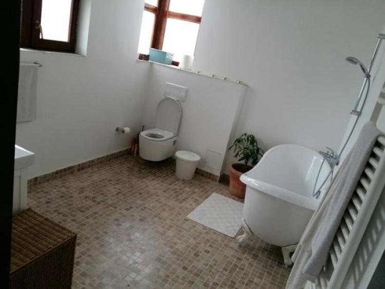 Vila ren.2018,P+1+M, 5 dormitoare,4bai,teren 500 mp,garaj 2 loc.cu acces in casa