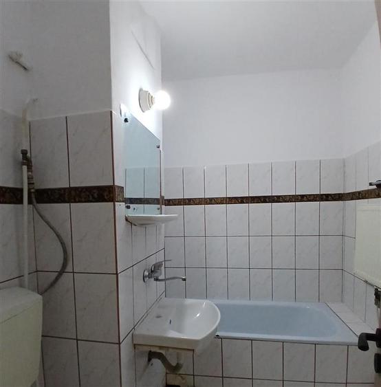 Apartament o camera decomandat- Rondul Vechi, Nicolina