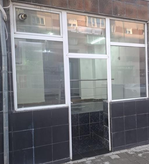 Spațiu comercial, 35 mp, compartimentare practică, zona Cetate