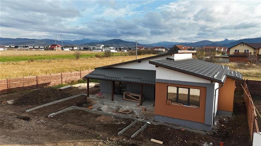 Casa individuala, 4 camere, incalzire in pardoseala, Izvor, Brasov