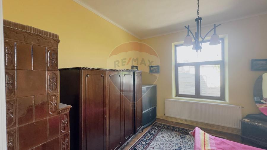 Conac boieresc renovat, 3.300 mp teren, central, Caracal