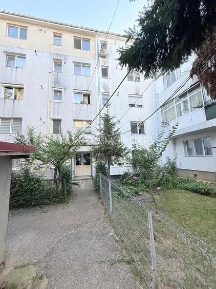 Ap 3 camere - decomandat - Campina - strada Milcovului - 14