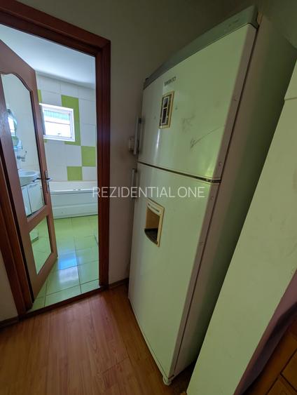 Decomandat, 2 balcoane, 3 camere Piata Sud - 4