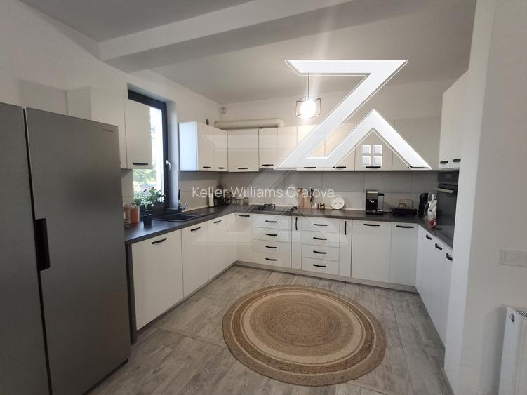 Casă modernă de vânzare în Cârcea - 2