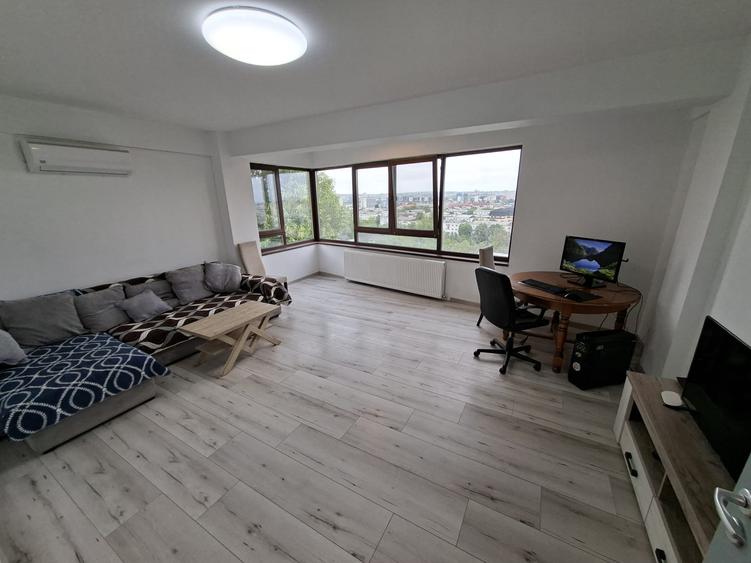 Apartament 2 camere decomandate, etaj 1/4, zona Nicolina