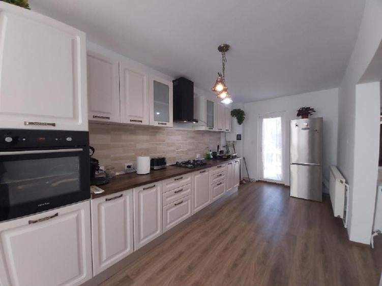 Casa 168mp 5 Camere Teren Plat 1077mp Zona Superbă Fara Trafic 8 km de Deva