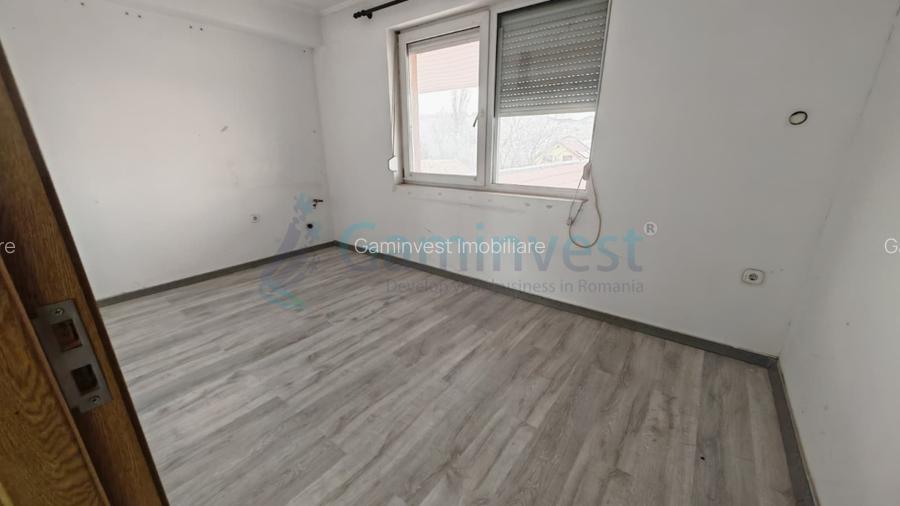 Imobil cu destinatie multipla - comercial, clinica birouri, in Alesd, Bihor - 4
