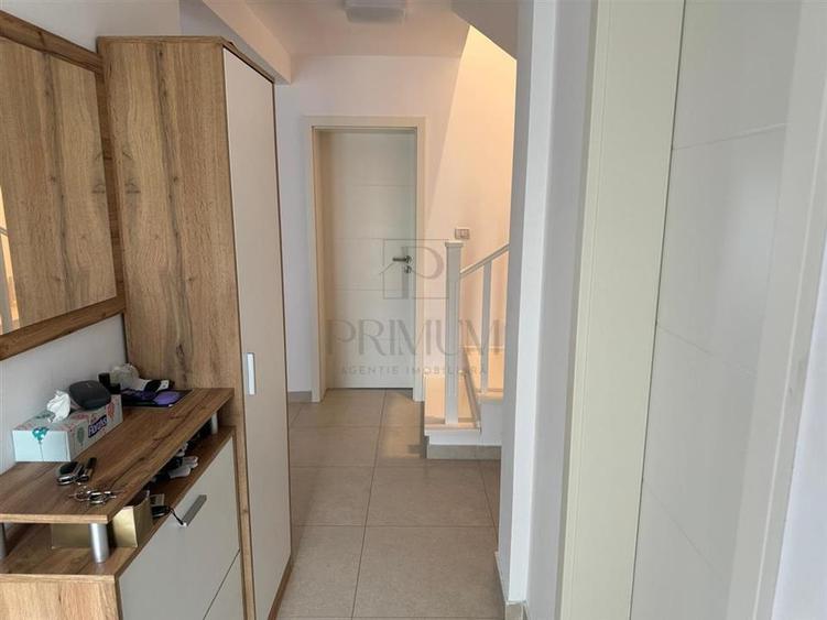 Duplex superb - mobilat - utilat - toate utilitatile - carport.
