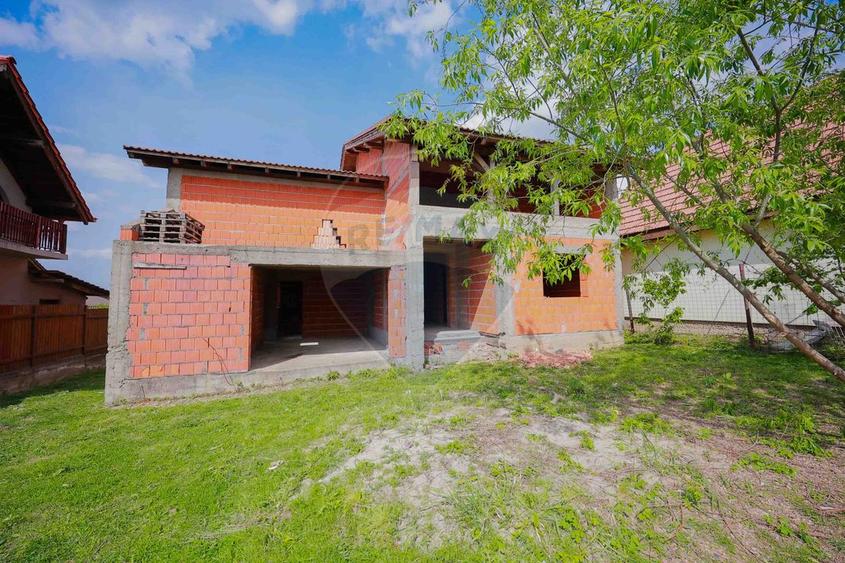 De vânzare proprietate cu două clădiri la roșu, Cordău – Băile Felix