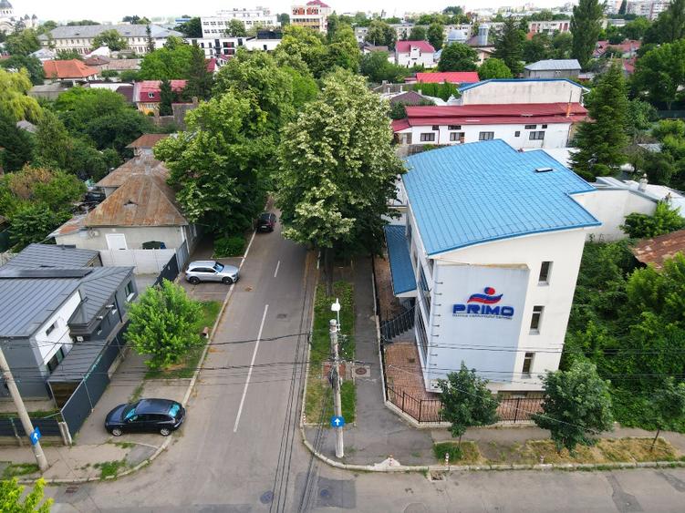 Clădire birouri clasa A de închiriat, 480 mp mobilat, vedere Grădina Publică