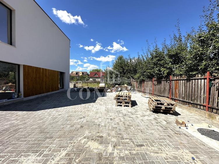 Duplex | Zona str Florilor-Floresti | 2 Locuri de parcare - 26