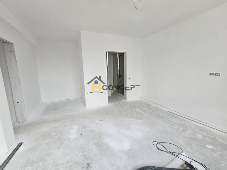 Casa finalizata, curte libera 185 mp,  loc de parcare, zona case