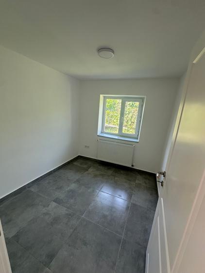 Casa P+1 - 6 camere - Palazu Mare - 290.000 euro negociabil (Cod E8+E10)