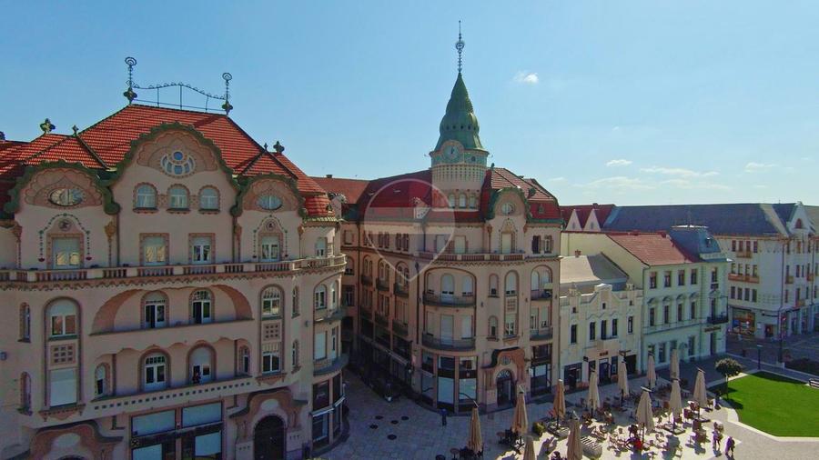 De vânzare apartament 3 camere, ultracentral - Palatul Vulturul Negru