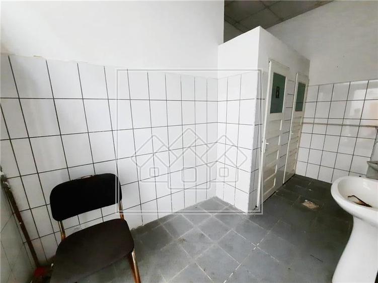 Spatiu de birouri - cladire integrala - curte 50 mp - Centru