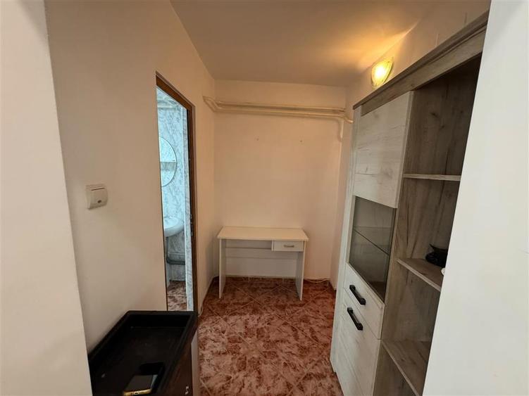 Sp comercial 36 mp, stradal, zona Sud