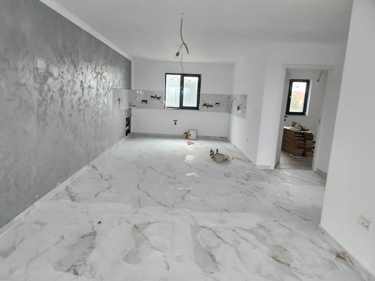 CASA IN MARGINENI CU 3 CAMERE