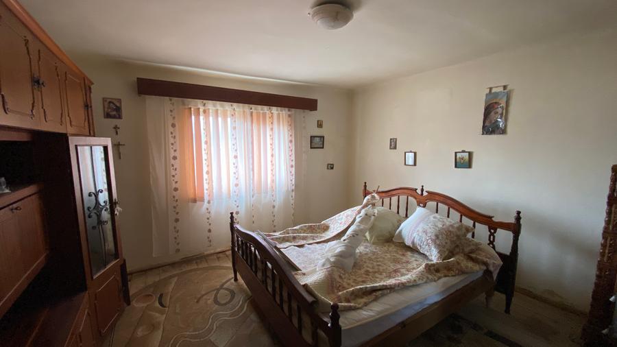 Casa + teren intravilan S= 3200 mp, Dobrogostea, Argeș - idealimob.ro