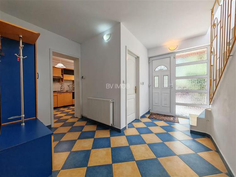 Vanzare casa imbratisata de natura in zona Bunloc, teren 445 mp - 33