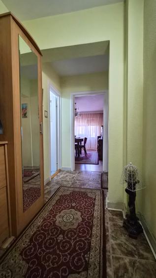 Tomis 3 - ap 3 cam , et 2/8 , centrala gaze (necesita renovare)