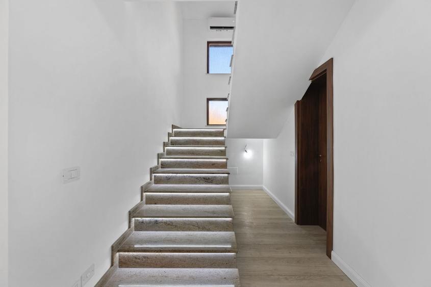 Eleganta, Confortul, Calitatea, liniste Vila P+M Garaj Pecica Arad