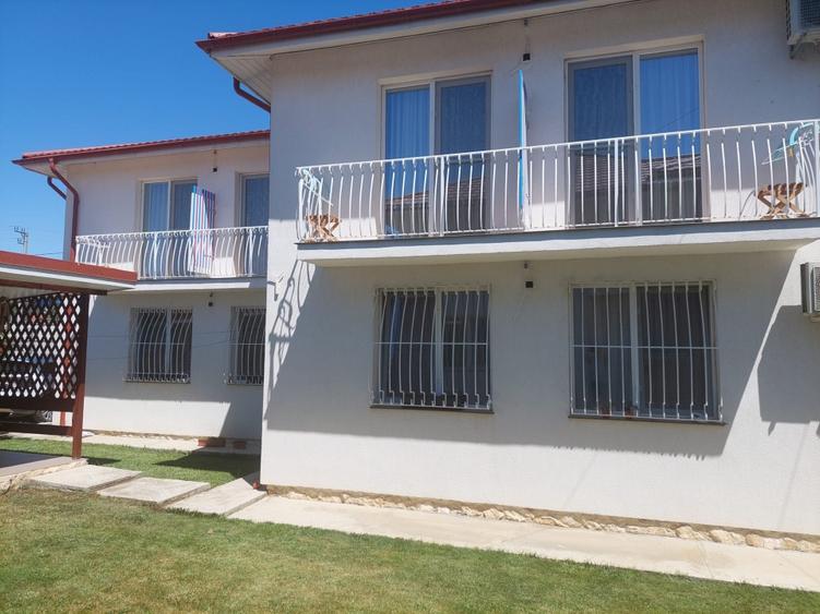 Vand pensiune Vama Veche, 2 corpuri, 610 mp construiti, 1019 mp teren, 21,5m fr