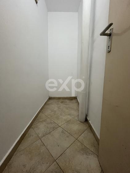 Apartament 3 camere dec 2 băi etajul 3 central Gaesti