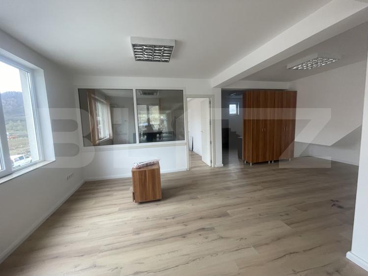 Spațiu comercial de vanzare / birouri de închiriat – Năsăud, zonă cu vad bun