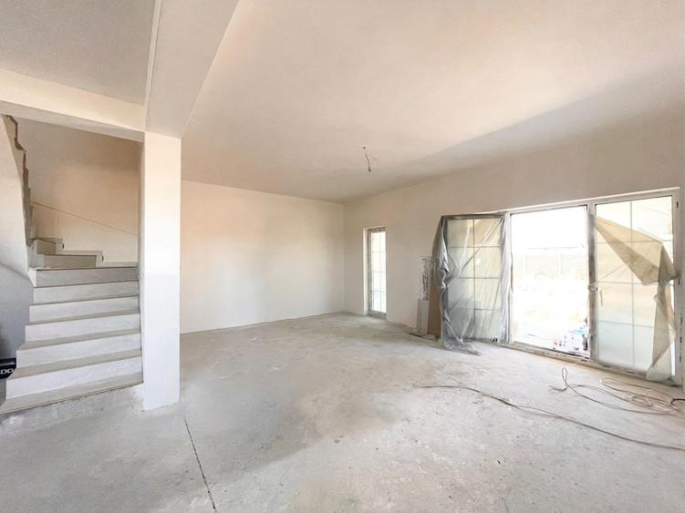 Duplex 4 camere pozitie excelenta - Mosnita Veche