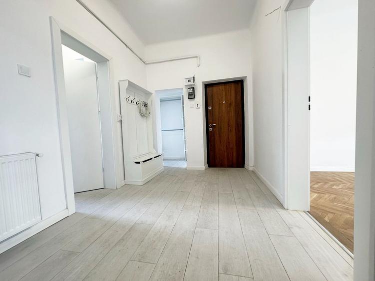 0% comision 2 camere decomandate, orientare Sud, langa Hilton, Central