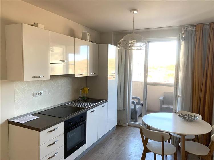 RECO  Apartament tip M, 80 mp priveliste superba.