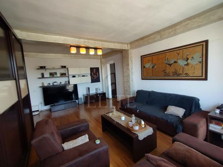 Apartament 2 camere în zona STRAZII BUCURESTI