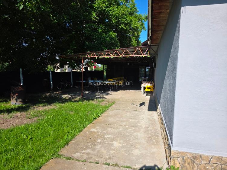 Vând magazin mixt cu toate condițiile din motive personale  - 12