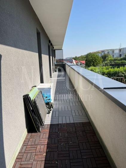 Apartament 3 camere de vanzare in Floresti