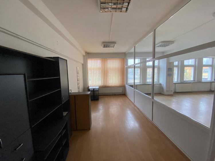Spațiu birouri, 3500 mp, zona Lapus