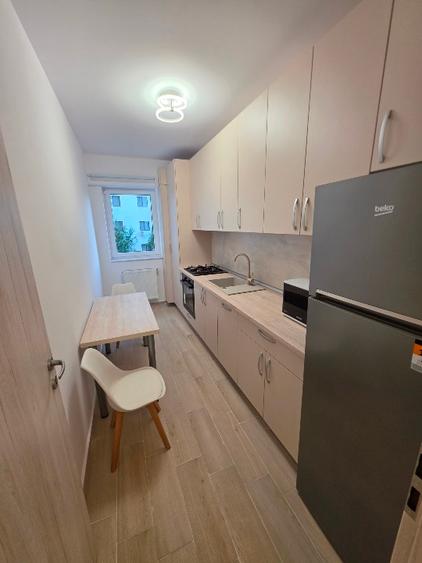 Închiriez apartament 2 camere, decomandat – Ansamblu Ajustorului Park Residence