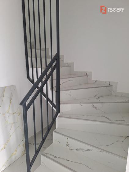 Duplex cu 5 camere de 125 mp si 3 bai, zona Dumbravita