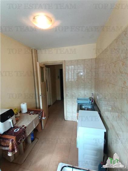 Apartament luminos cu doua camere pe Calea Giulesti cu balcon de aproape 12mp la